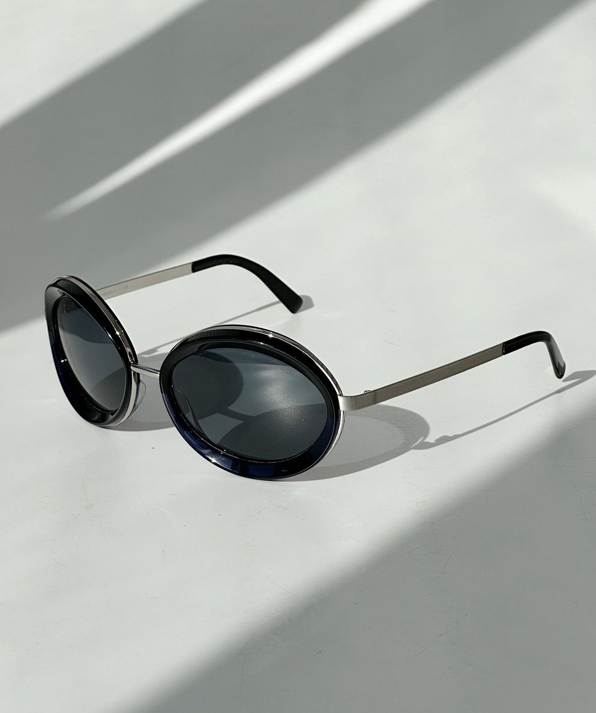 Chanel × Streetwear × Vintage CHANEL Round Logo Sunglasses