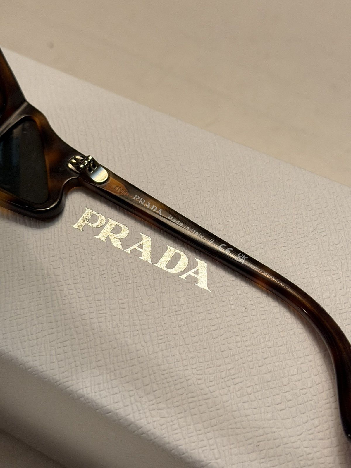 Prada Prada Runway SPRB03 Sunglasses Side Lenses Tortoise Shell Size ONE SIZE - 9 Thumbnail