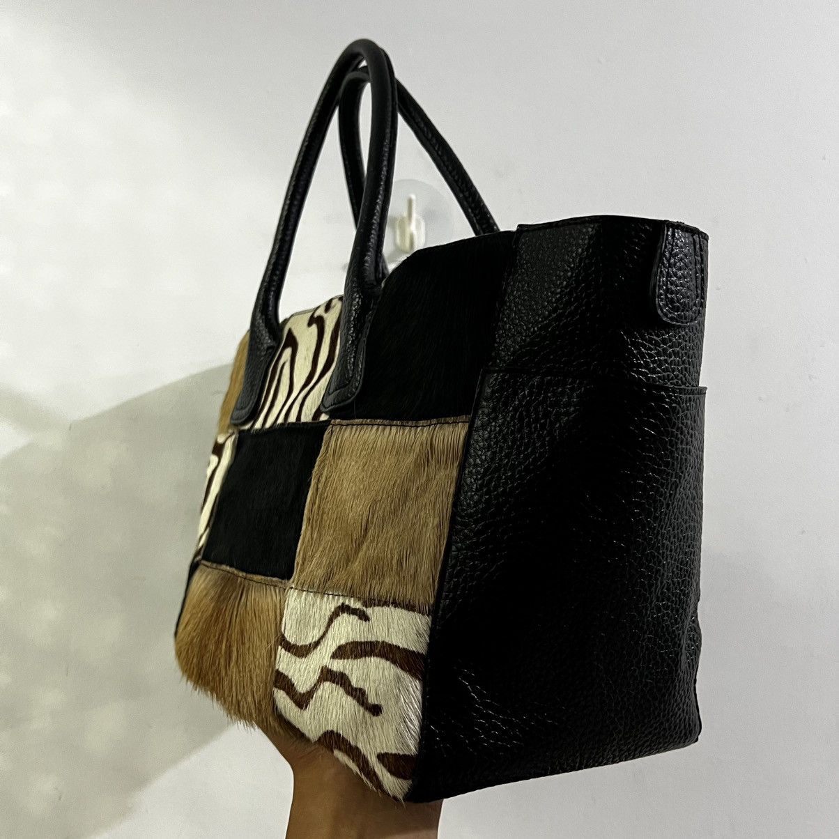 Designer × Japanese Brand × Leather Peaks Peak Real Patch Fur Leather Handbag Size ONE SIZE - 3 Thumbnail