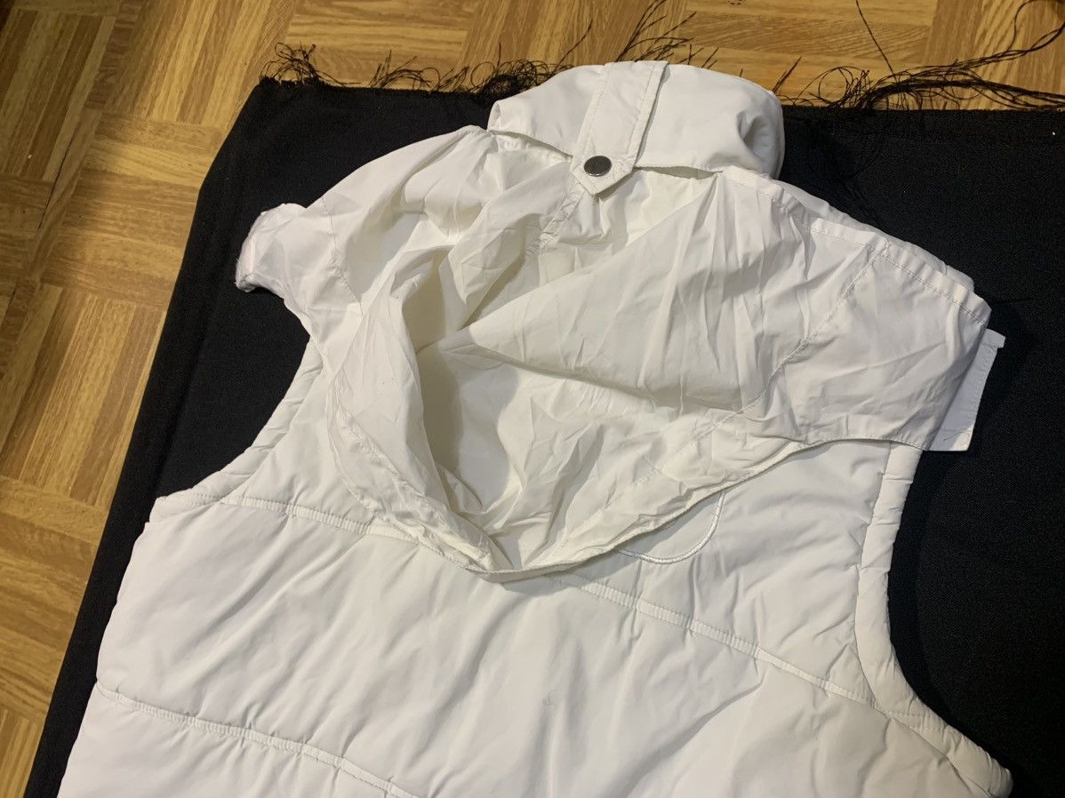 Armani × Giorgio Armani Vintage Armani Jeans Vest Big Back Logo Size L White Size US L / EU 52-54 / 3 - 12 Thumbnail