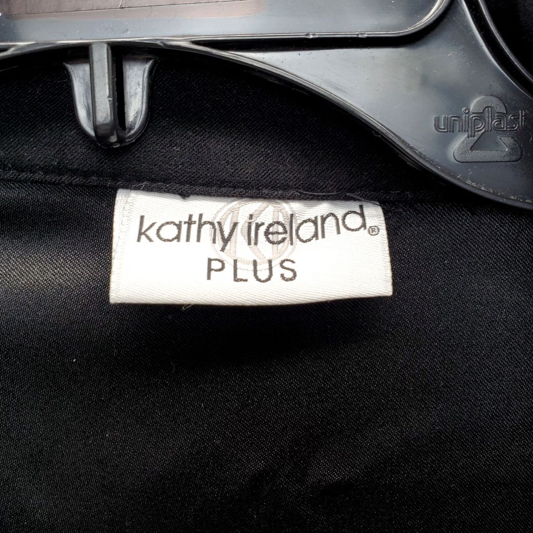 Vintage Kathy Ireland Shacket Womens 1X Black Microfiber Shoulder Pads Slit Button Front Women Jacket 1X Black Shacket Casual Fall Winter Womens Jacket Size XL / US 12-14 / IT 48-50 - 5 Thumbnail