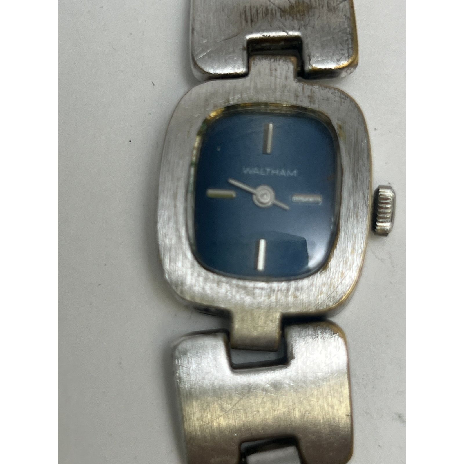 Other Vintage Waltham ladies wind up 17 jewels watch Size ONE SIZE - 1 Thumbnail