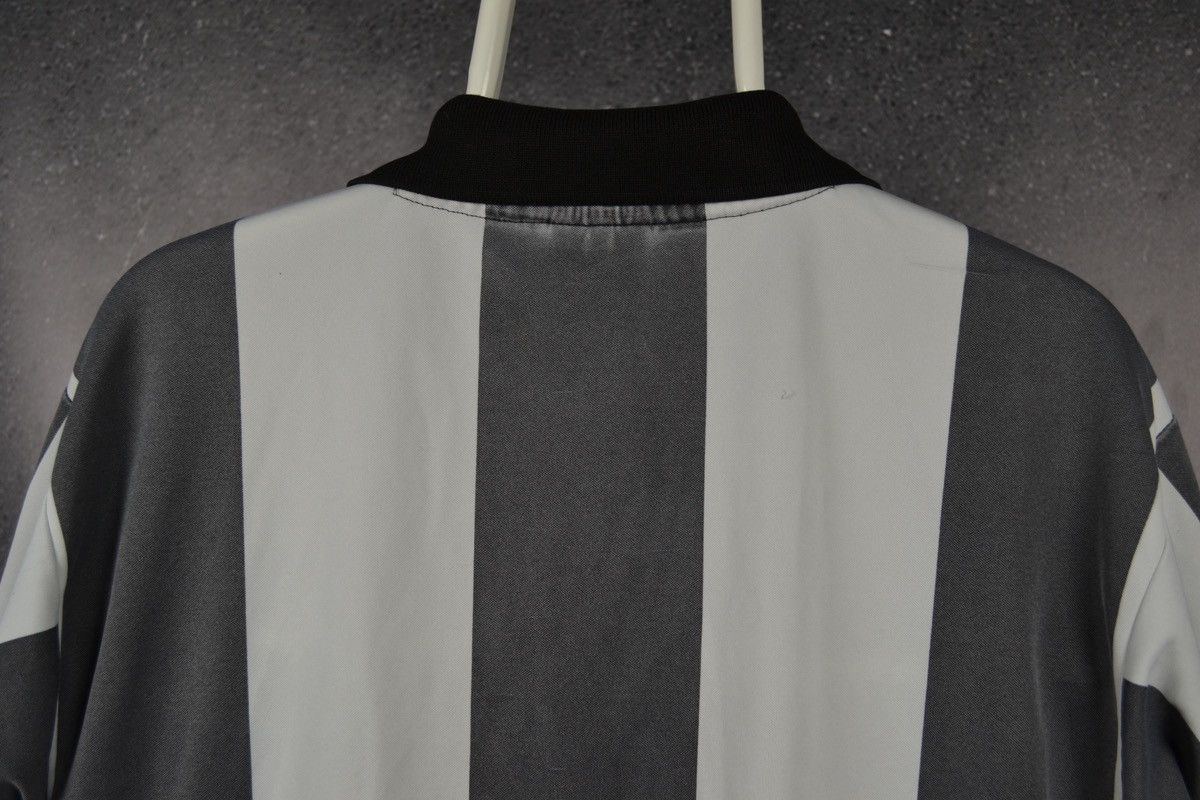 Vintage Newcastle United Home Football Shirt Retro Soccer Score Draw Size US M / EU 48-50 / 2 - 13 Thumbnail