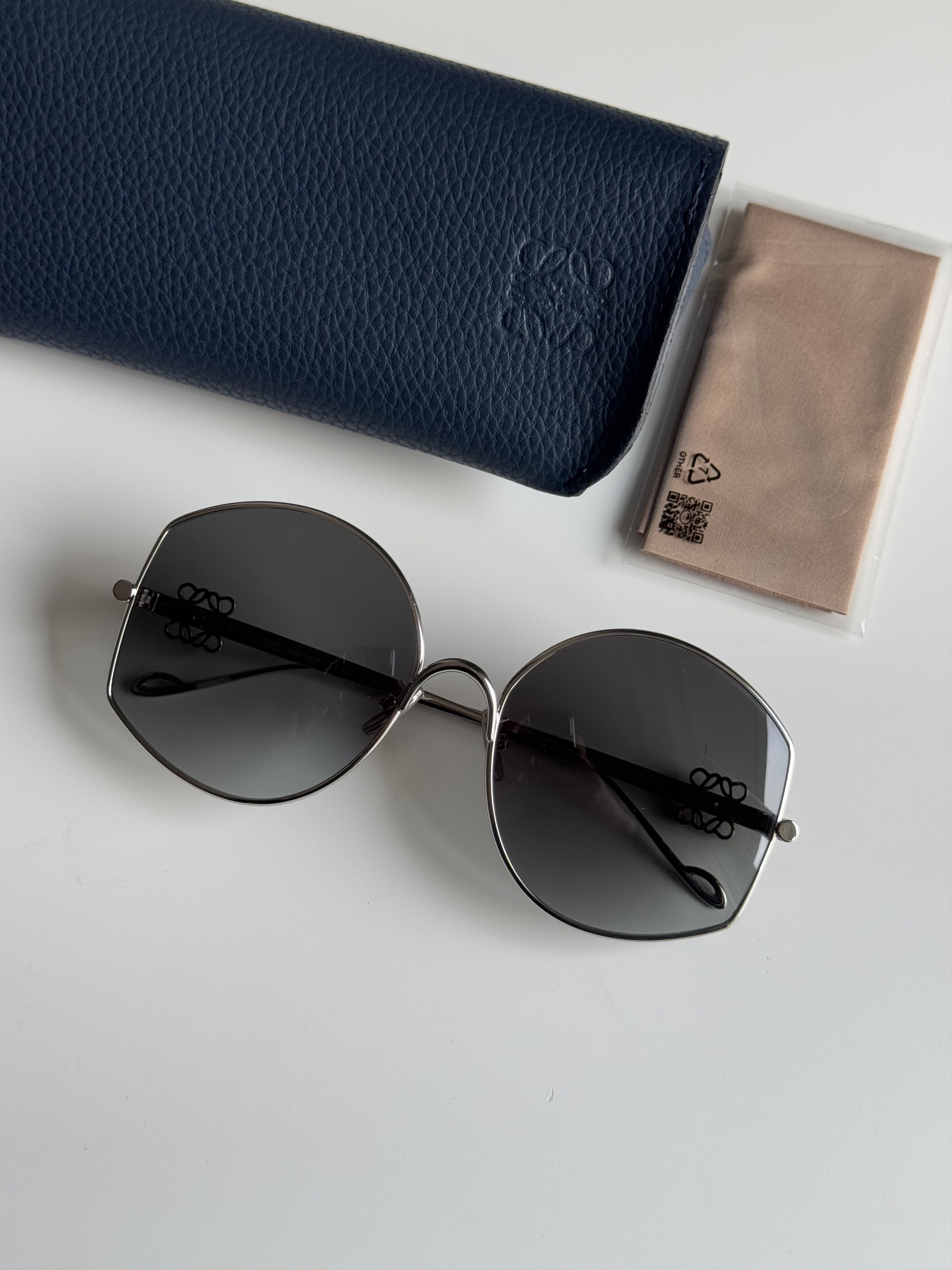 Loewe Loewe Sunglasses Size ONE SIZE - 1 Thumbnail