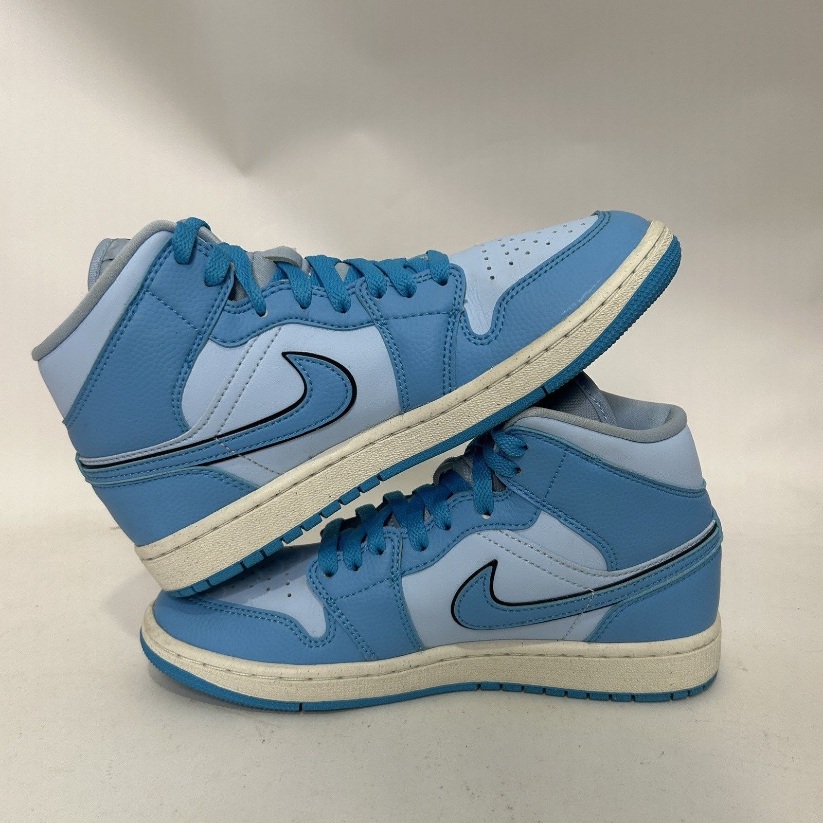 Nike Nike Air Jordan 1 Mid SE WMNS “Ice Blue” DV1302-400 Size US 8 / IT 38 - 3 Thumbnail