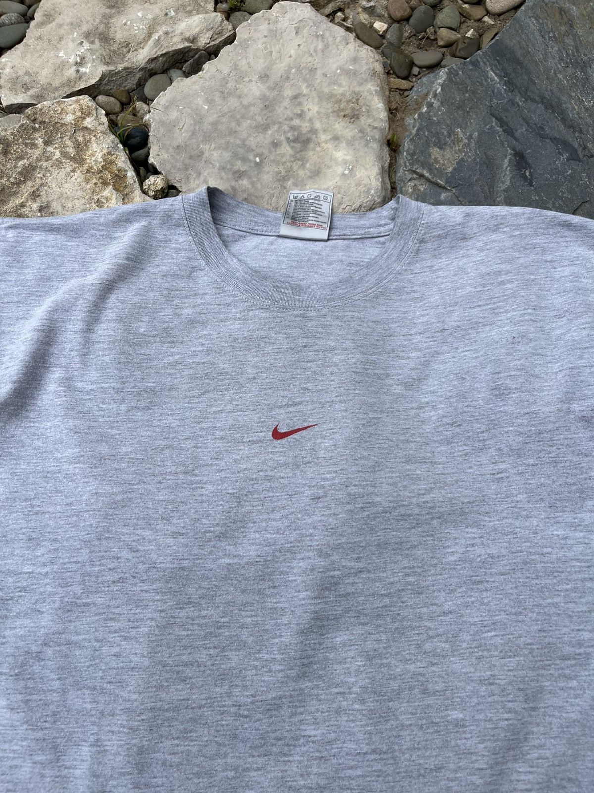 Nike × Vintage Rare Vintage Nike 90s y2k central swoosh t-shirt tee retro Size US L / EU 52-54 / 3 - 3 Thumbnail