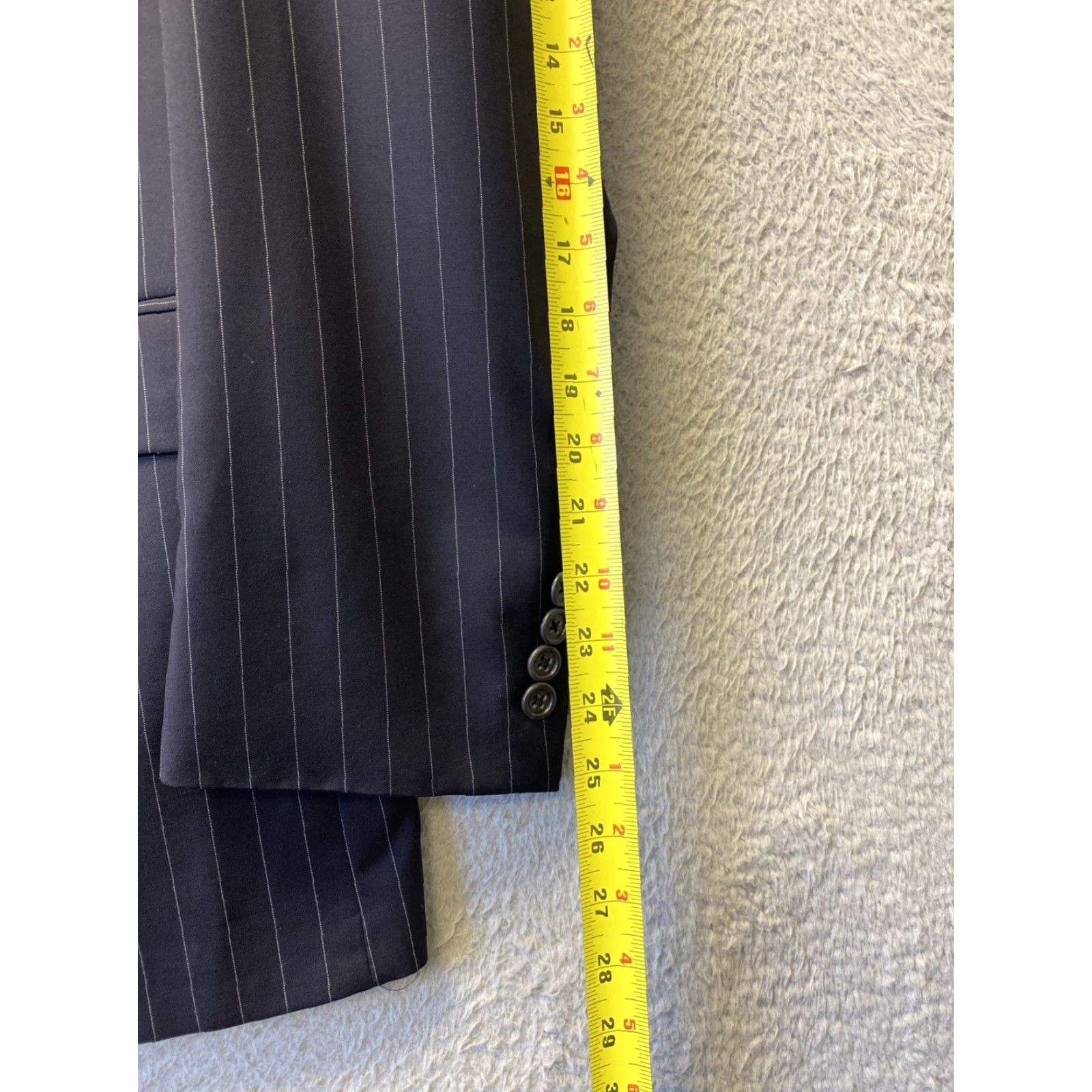 Hart Schaffner Marx VINTAGE Hart Schaffner Marx Navy Pin Stripe Wool Suit 2-Piece 44R Navy Blue Mens Regular 2-Piece Flat Front Size 44R - 7 Thumbnail