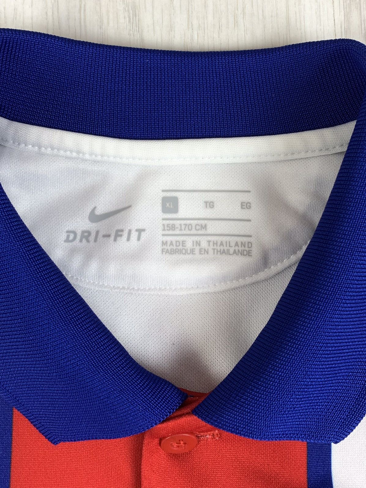 Vintage Nike PSG Paris-Saint Germain 2020/21 Away Shirt 13-15 Years Size US XS / EU 42 / 0 - 5 Thumbnail