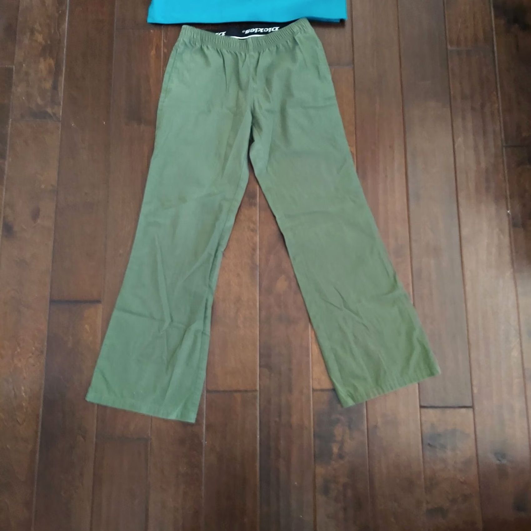 Dickies Dickies Scrubs Women Medical Uniform Set, Blue & Green Nursing, pant & top - XS Blue Unisex Medical Size XS / US 0-2 / IT 36-38 - 2 Thumbnail