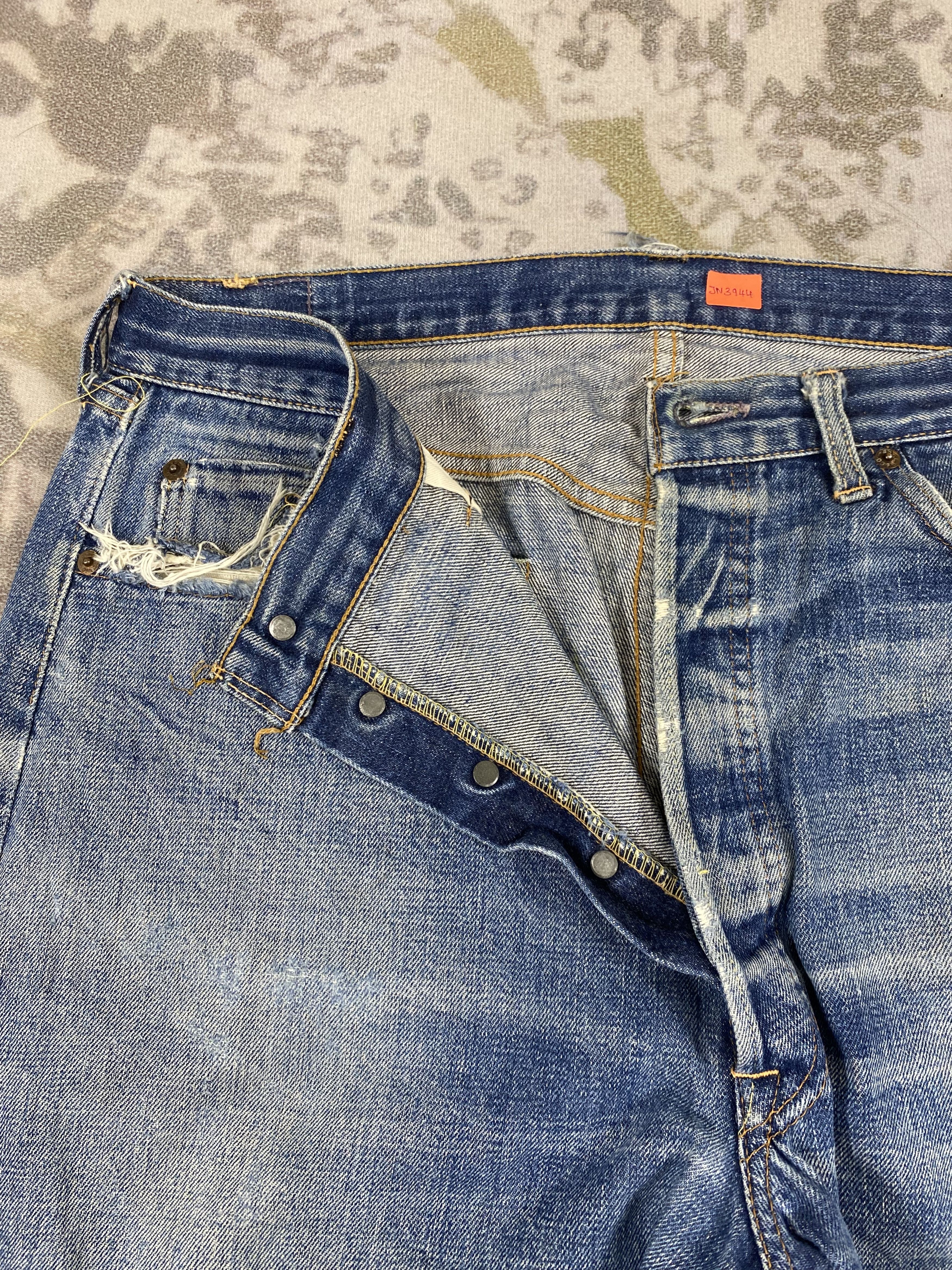 Levi's Vintage Clothing 35x31.5 Vintage Levi's 501 Big E Top Button 8-JN3944 Size US 35 - 6 Thumbnail