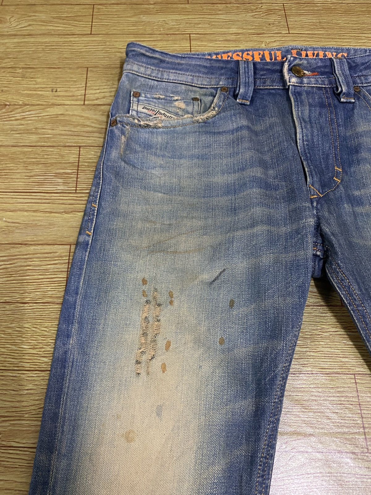 Diesel Rare Design Vintage Diesel Thavar Distressed Jeans 2000s Size US 29 - 6 Thumbnail