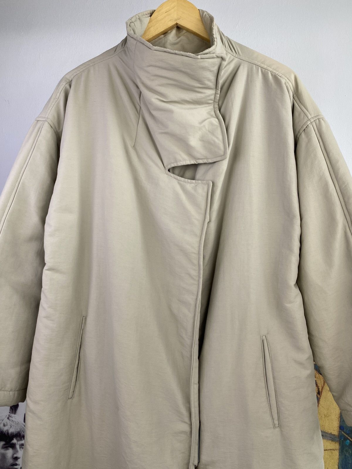 Emporio Armani 1990’s Armani Metallic Closures Quilted Beige Long Coat Size US L / EU 52-54 / 3 - 3 Thumbnail