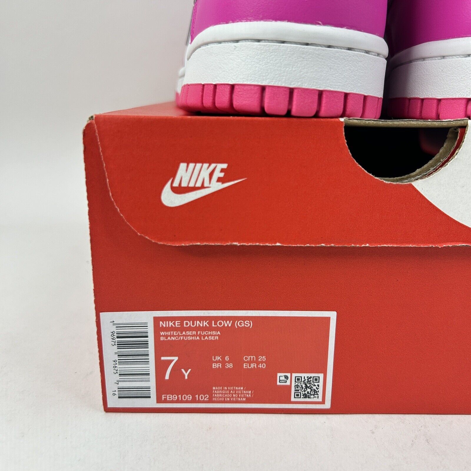 Nike Nike Dunk Low GS “Laser Fuchsia/Barbie” 2024 Size US 8.5 / IT 38.5 - 10 Thumbnail