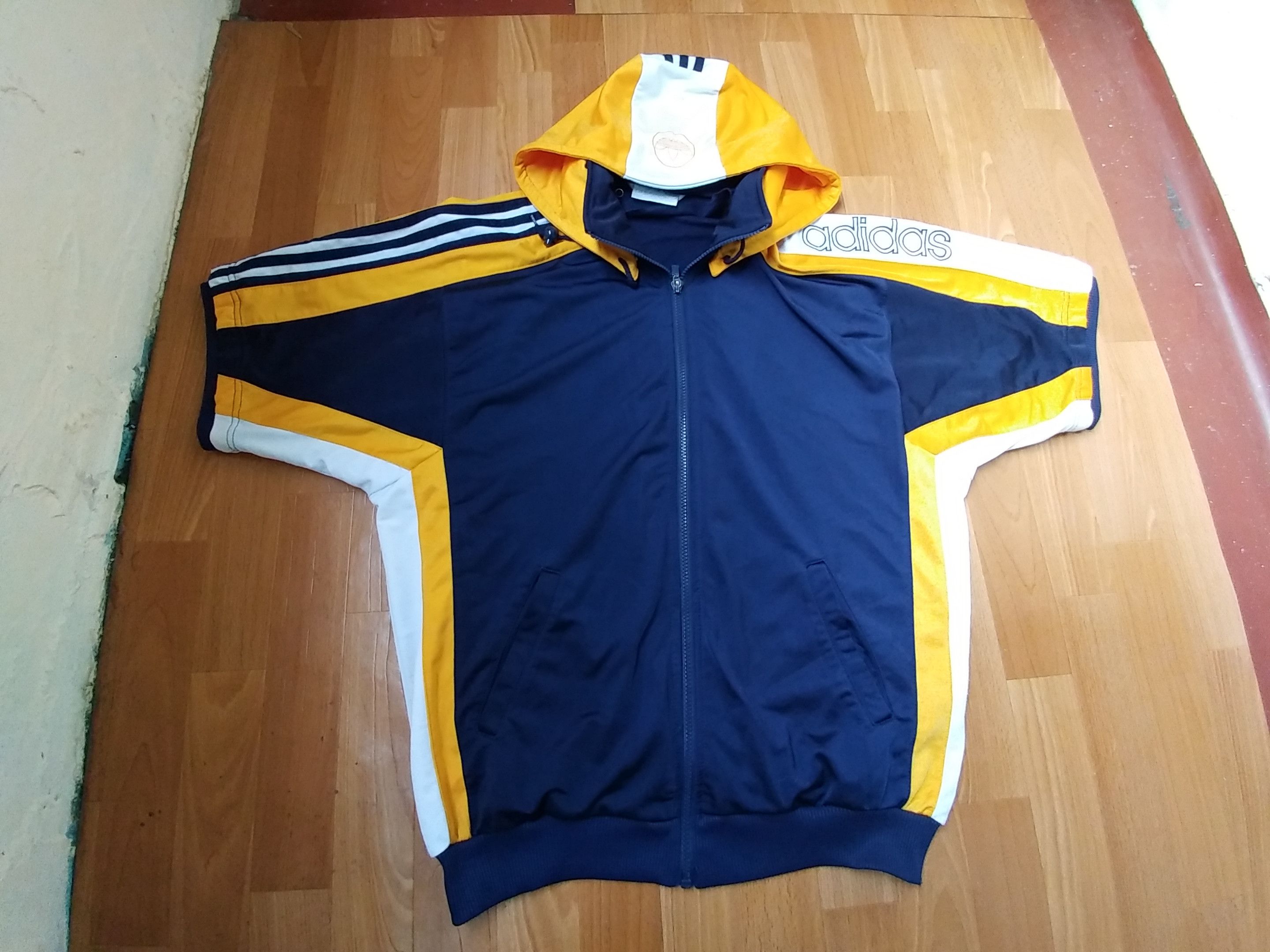 Adidas ADIDAS jersey, buttoned vintage hip hop t-shirt of 90s M Size US M / EU 48-50 / 2 - 1 Thumbnail