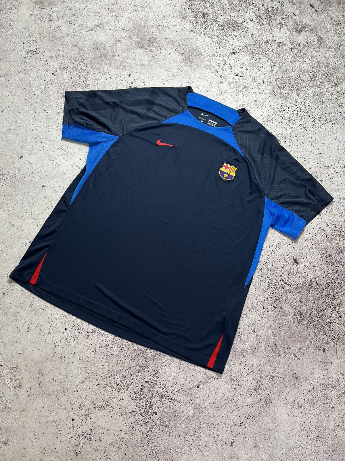 Nike Nike Barcelona Jersey Training T-Shirt 2022-2023 Size US XXL / EU 58 / 5 - 7 Thumbnail