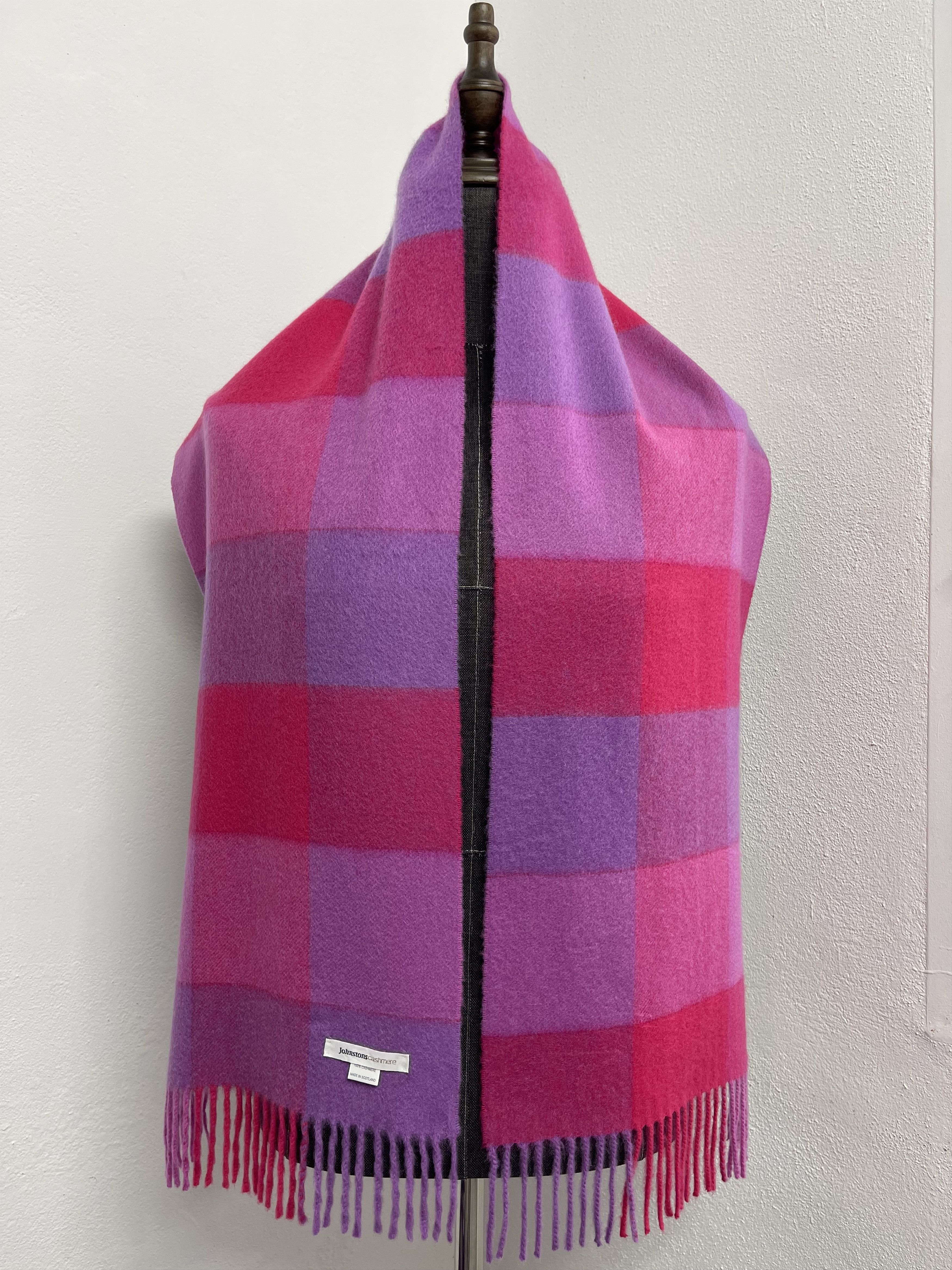 Johnstons Of Elgin Johnstons Of Elgin Cashmere Scarf / Muffler - 6242 Size ONE SIZE - 3 Thumbnail