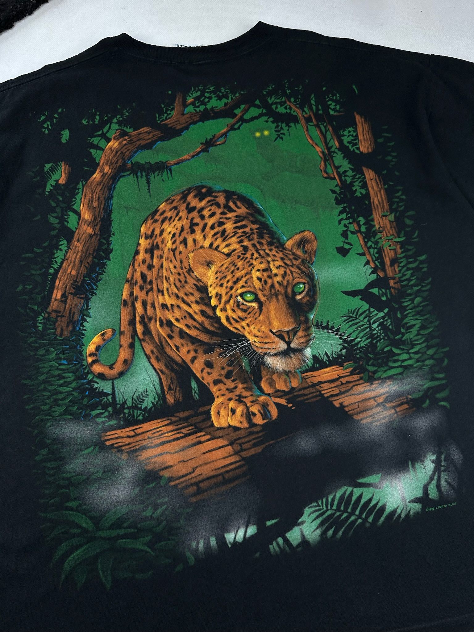 Liquid Blue × Vintage Vintage 90s Liquid Blue Tiger Print Tee Size US XXL / EU 58 / 5 - 6 Thumbnail