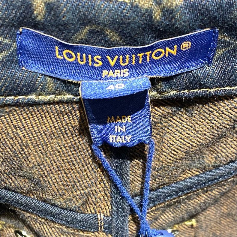 Louis Vuitton Louis Vuitton 25 FW new black and gold print full print wi Size US 40 / EU 56 - 3 Thumbnail