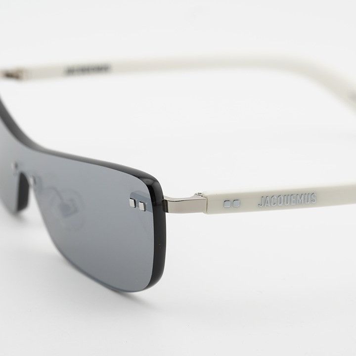 Jacquemus Jacquemus MIRADA JAC/69 C3 Sunglasses White Shield Frame Size ONE SIZE - 10 Thumbnail