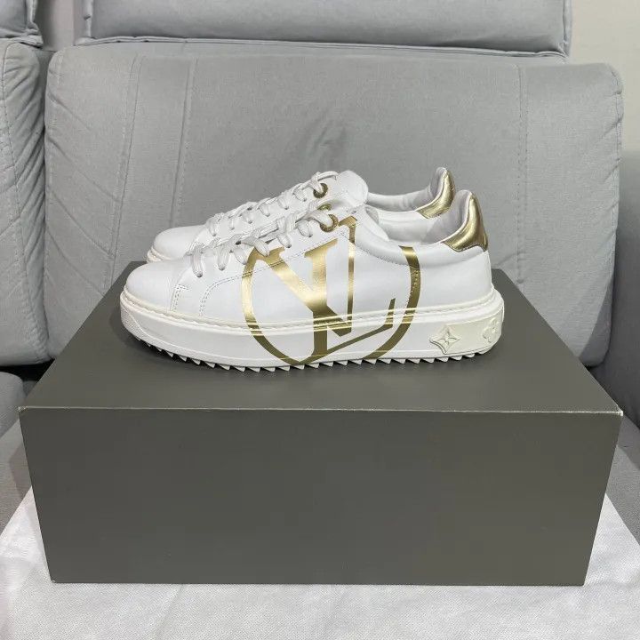 Louis Vuitton White Leather Fashion Sneakers -2508