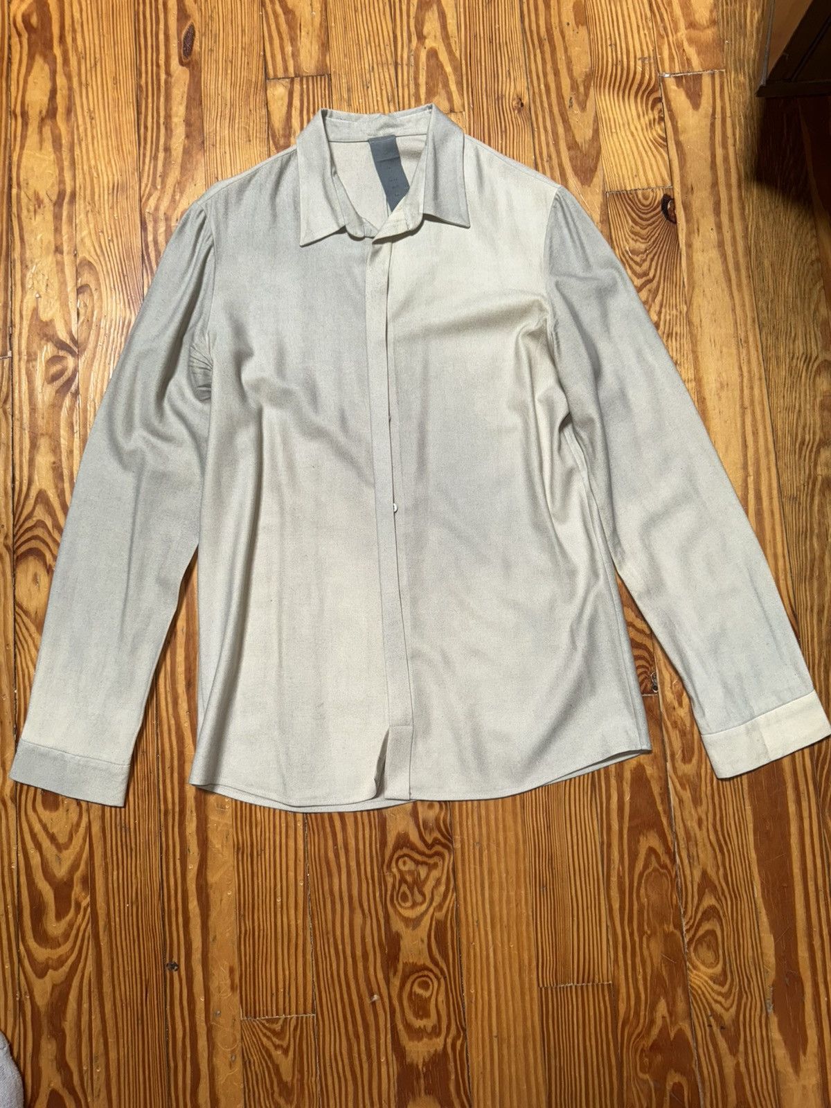 LM ALTIERI Diem Wool/Cashmere Concealed Button Shirt