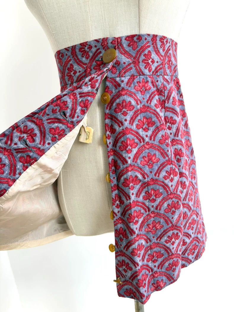 Vivienne Westwood Vivienne Westwood Red relief pattern skirt Size 26" / US 2 / IT 38 - 2 Thumbnail