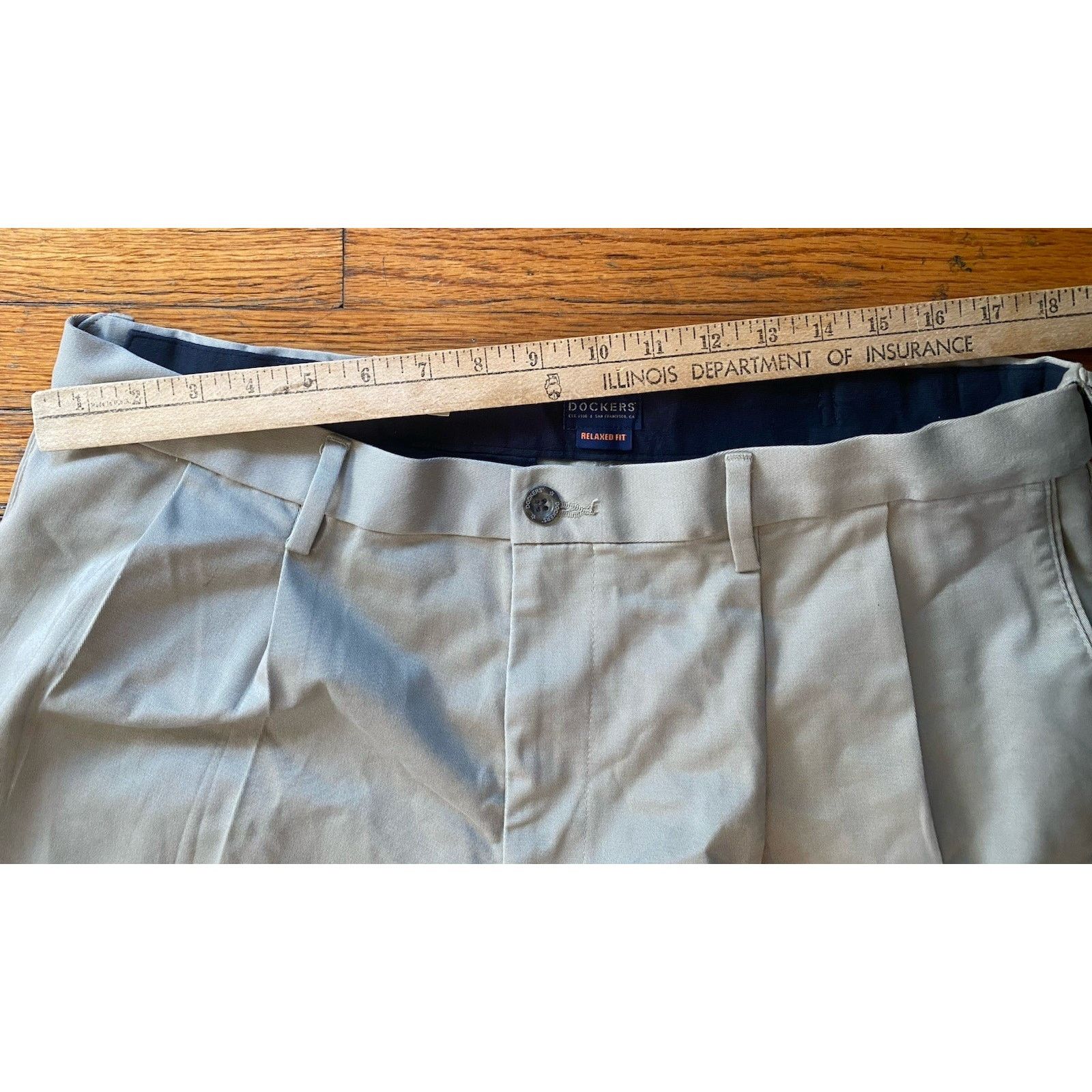 Dockers NWT Dockers Easy Khaki Relaxed Pleated Stretch Pants Men’s Size US 36 / EU 52 - 6 Thumbnail