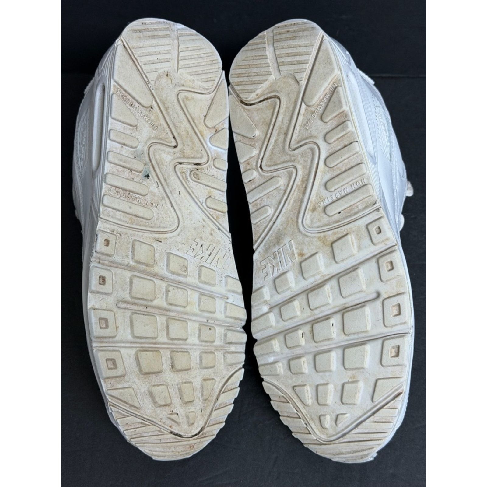 Nike Nike Air Max 90 LTR GS Size 6.5 Y Youth Size 8 Womens Shoe Size US 8 / IT 38 - 8 Thumbnail