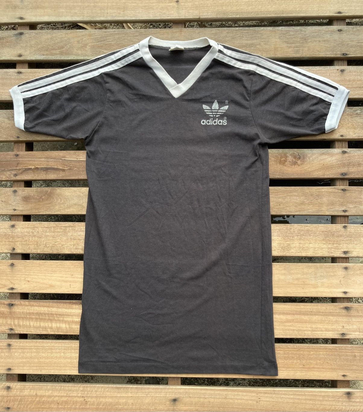 Vintage Vintage 80s Adidas Trefoil Logo V-neck T shirt Size US M / EU 48-50 / 2 - 2 Thumbnail