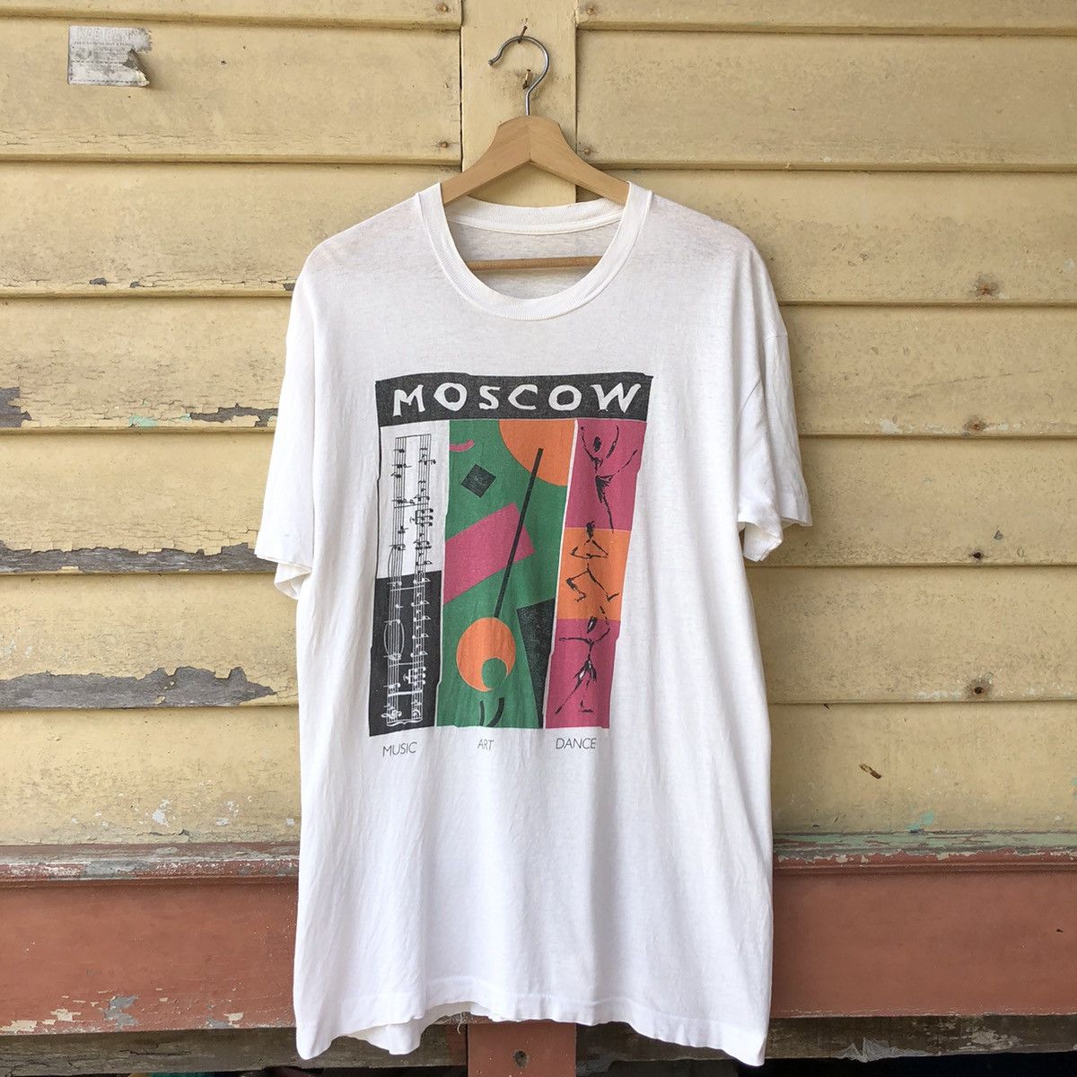 Vintage Vintage 90s Moscow Art Tshirt Size US L / EU 52-54 / 3 - 1 Thumbnail