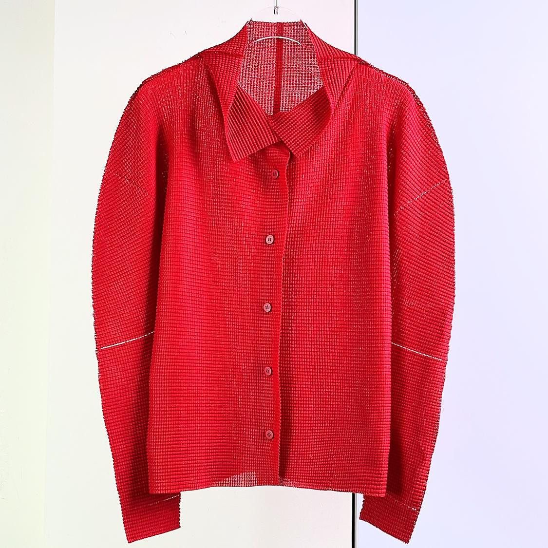 Issey Miyake Issey Miyake Pleated Button Up Size OS Size ONE SIZE - 1 Thumbnail