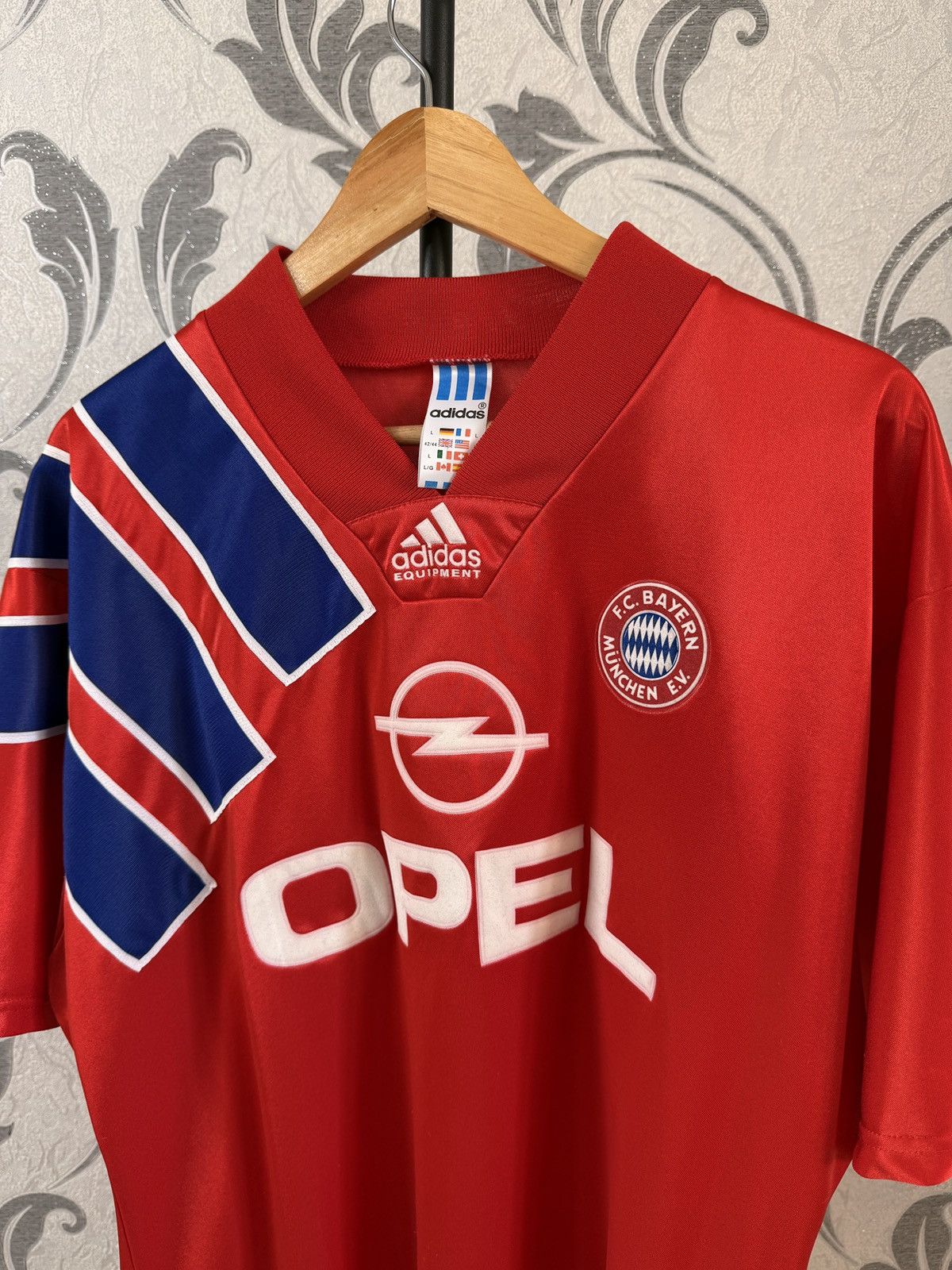 Adidas VTG ADIDAS FC BAYERN MUNICH 1991-1993 HOME FOOTBALL SHIRT Size US L / EU 52-54 / 3 - 11 Thumbnail