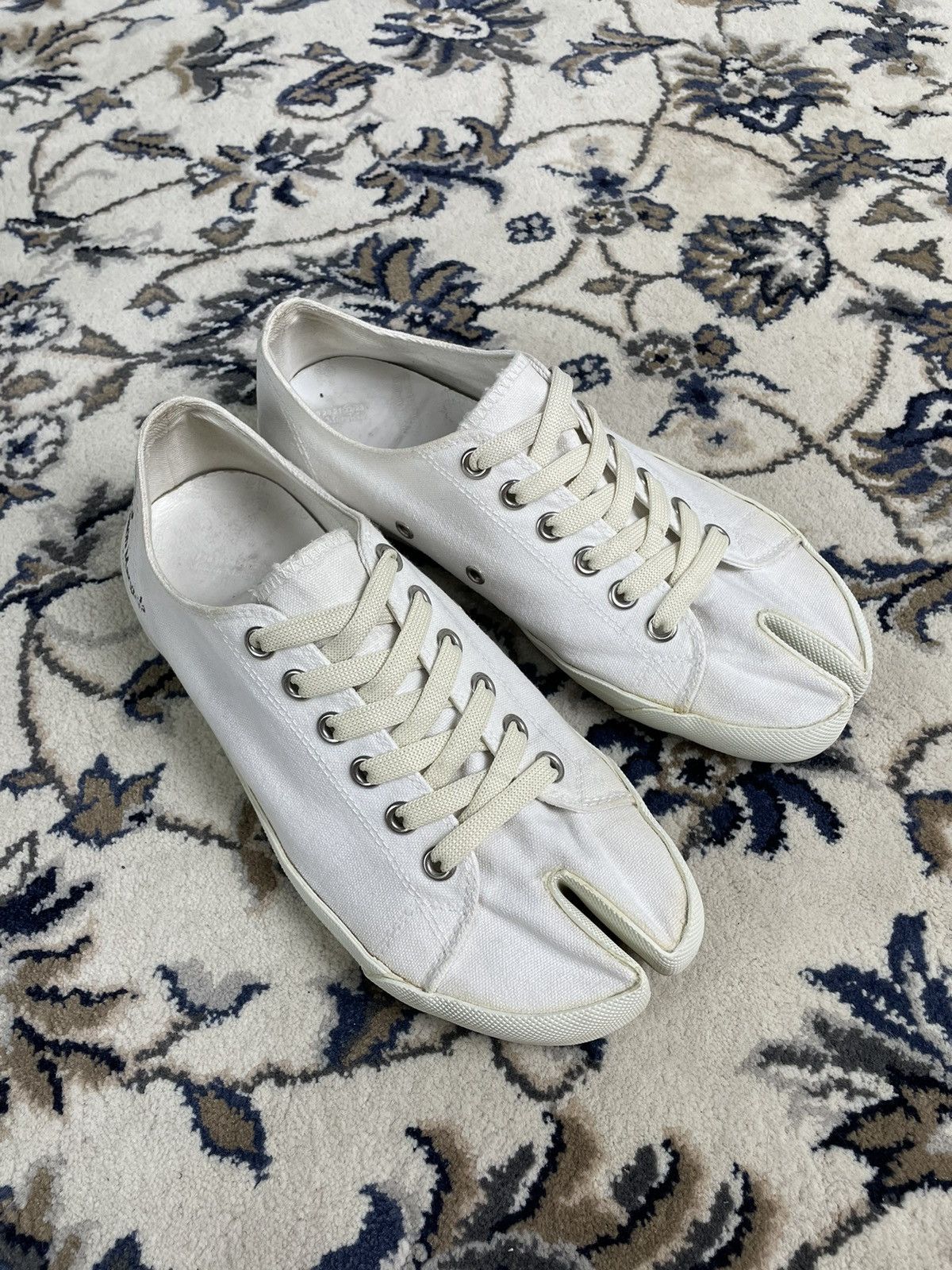 image of Maison Margiela White Low Tabi Canvas Shoes, Men's (Size 8)