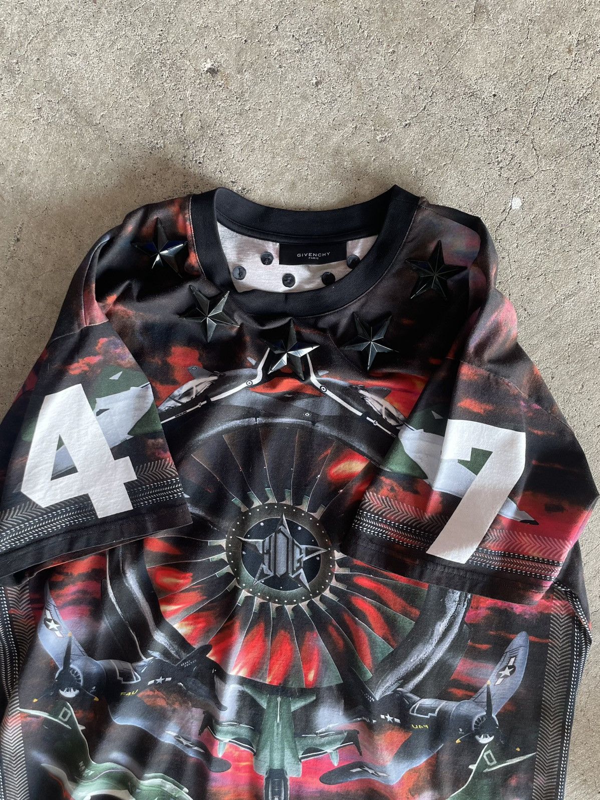 Givenchy Rare Tischi Givenchy Red Air Plane T-shirt Size US L / EU 52-54 / 3 - 4 Thumbnail