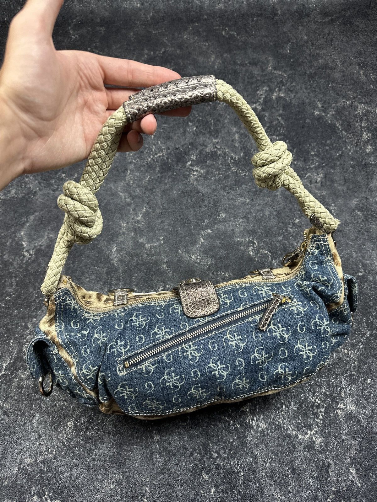 Guess Vintage Y2K Guess Leopard Pattern Baguette Mini Handle Bag Size ONE SIZE - 2 Thumbnail