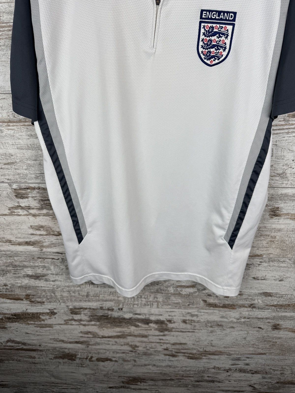 Umbro Vntg Umbro England national team home T-shirt soccer jersey Size US L / EU 52-54 / 3 - 4 Thumbnail