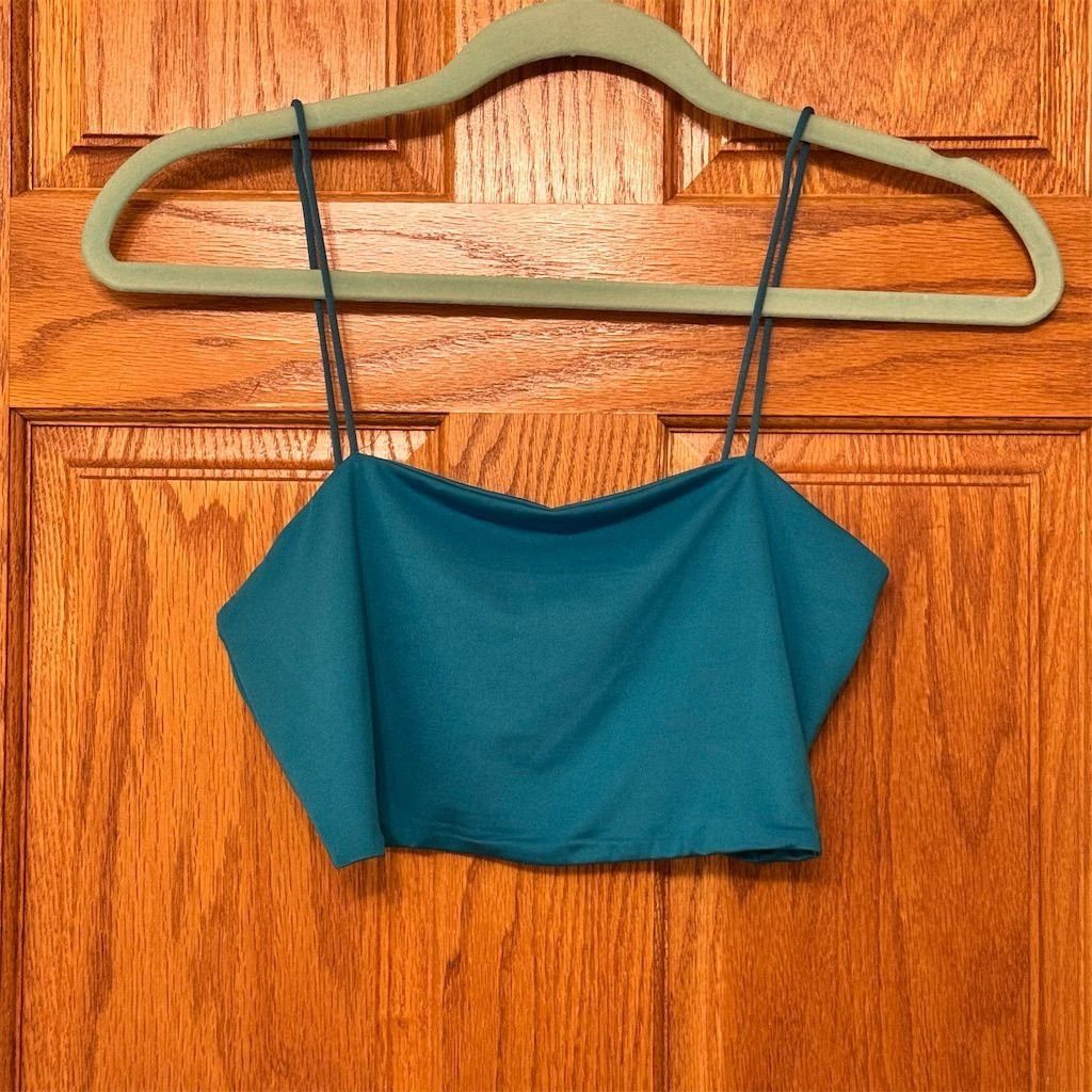 Shein SHEIN Women's Blue Cropped Tank Top Medium Spaghetti Straps Size M / US 6-8 / IT 42-44 - 1 Thumbnail