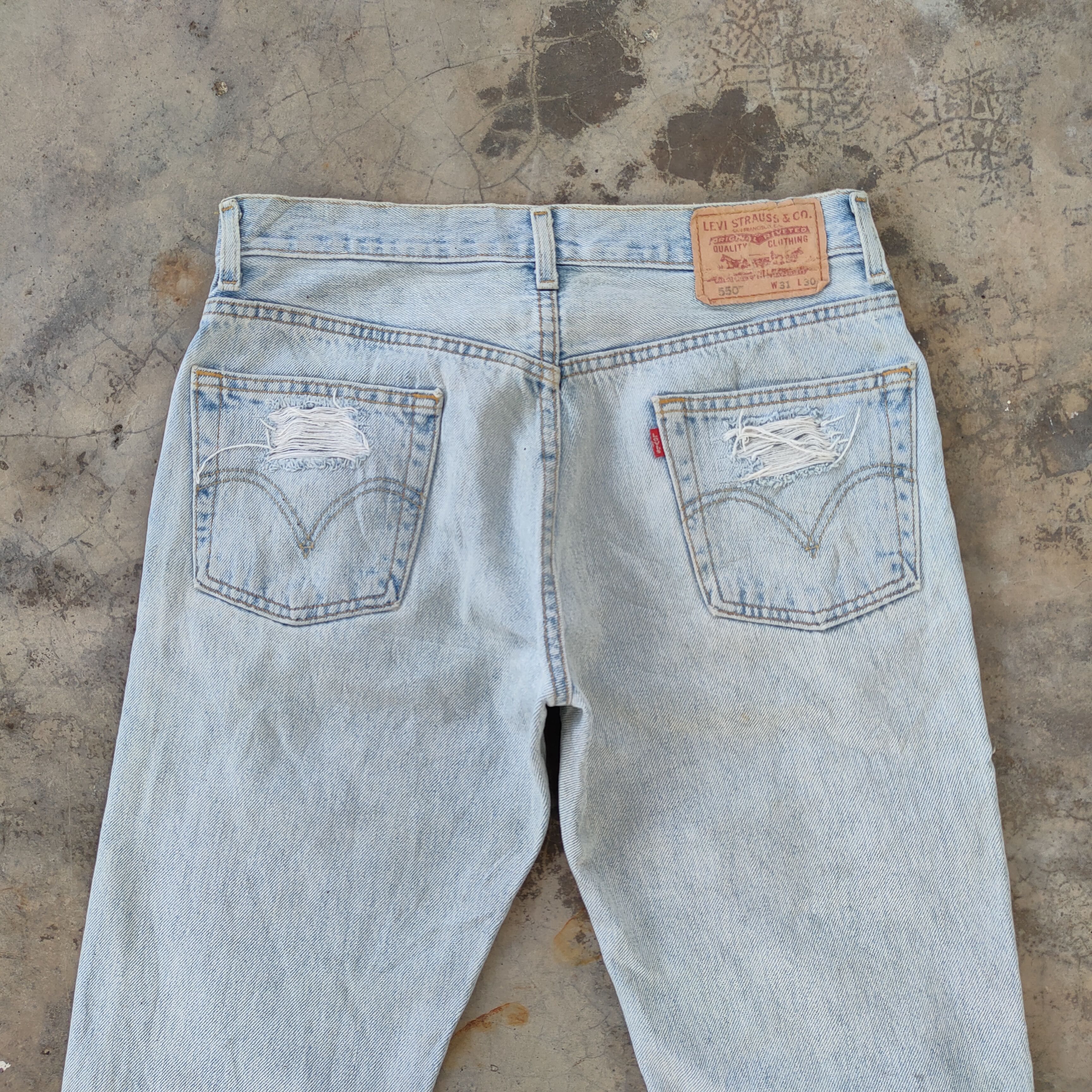 Levi's Vintage Clothing W32 VINTAGE LEVI'S 550 SKINNY LIGHT BLUE RIPPED JEANS PANTS Size US 32 / EU 48 - 11 Thumbnail