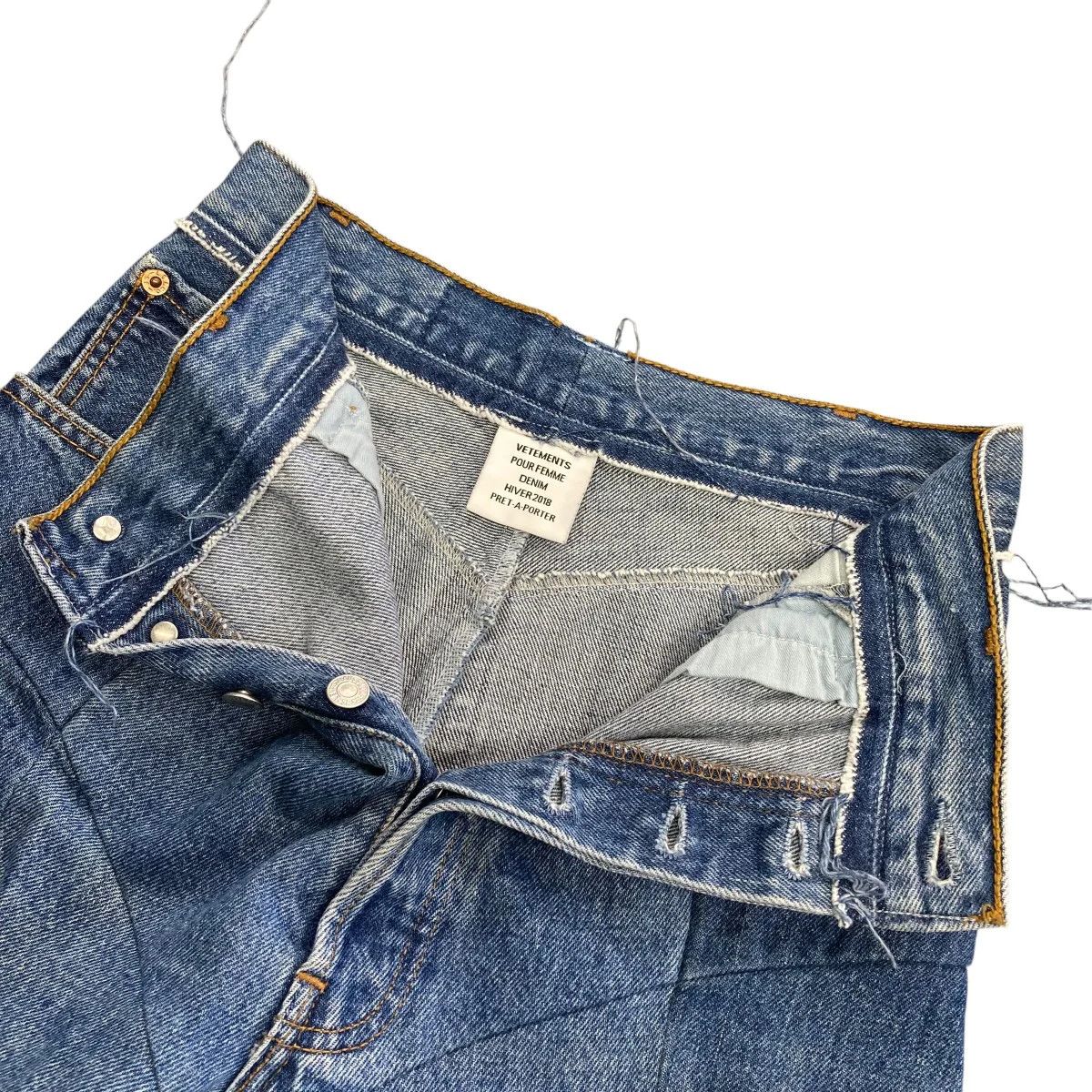 Levi's × Vetements AW17 Reconstructed Patchwork Denim Size 27" / US 4 / IT 40 - 3 Thumbnail