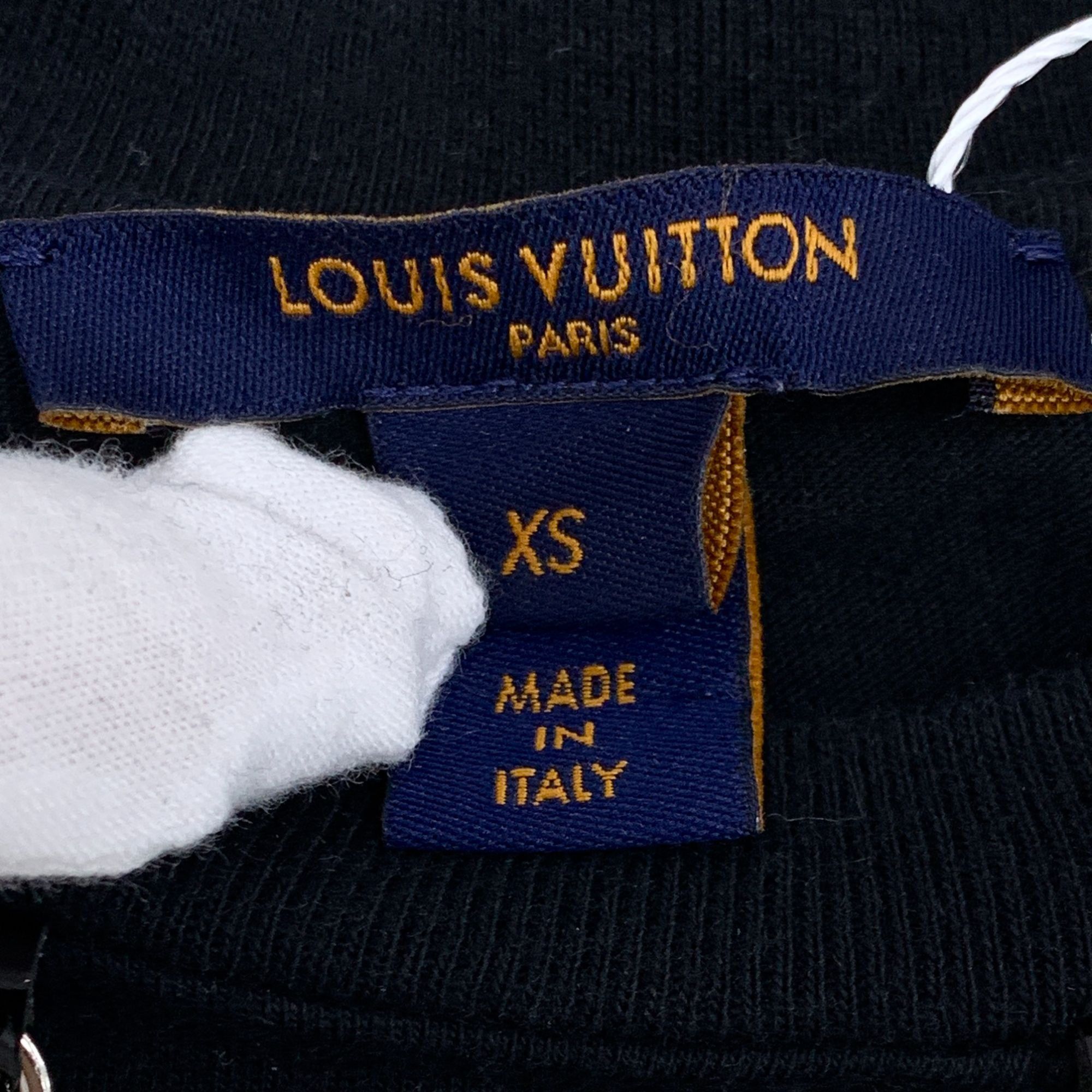 Louis Vuitton LOUIS VUITTON Black Cotton T-Shirt With Chain Detail & Logo Size XS / US 0-2 / IT 36-38 - 2 Thumbnail