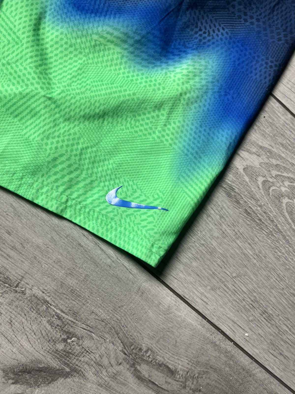 Nike Nike shorts spray print size Large Size US 34 / EU 50 - 2 Thumbnail