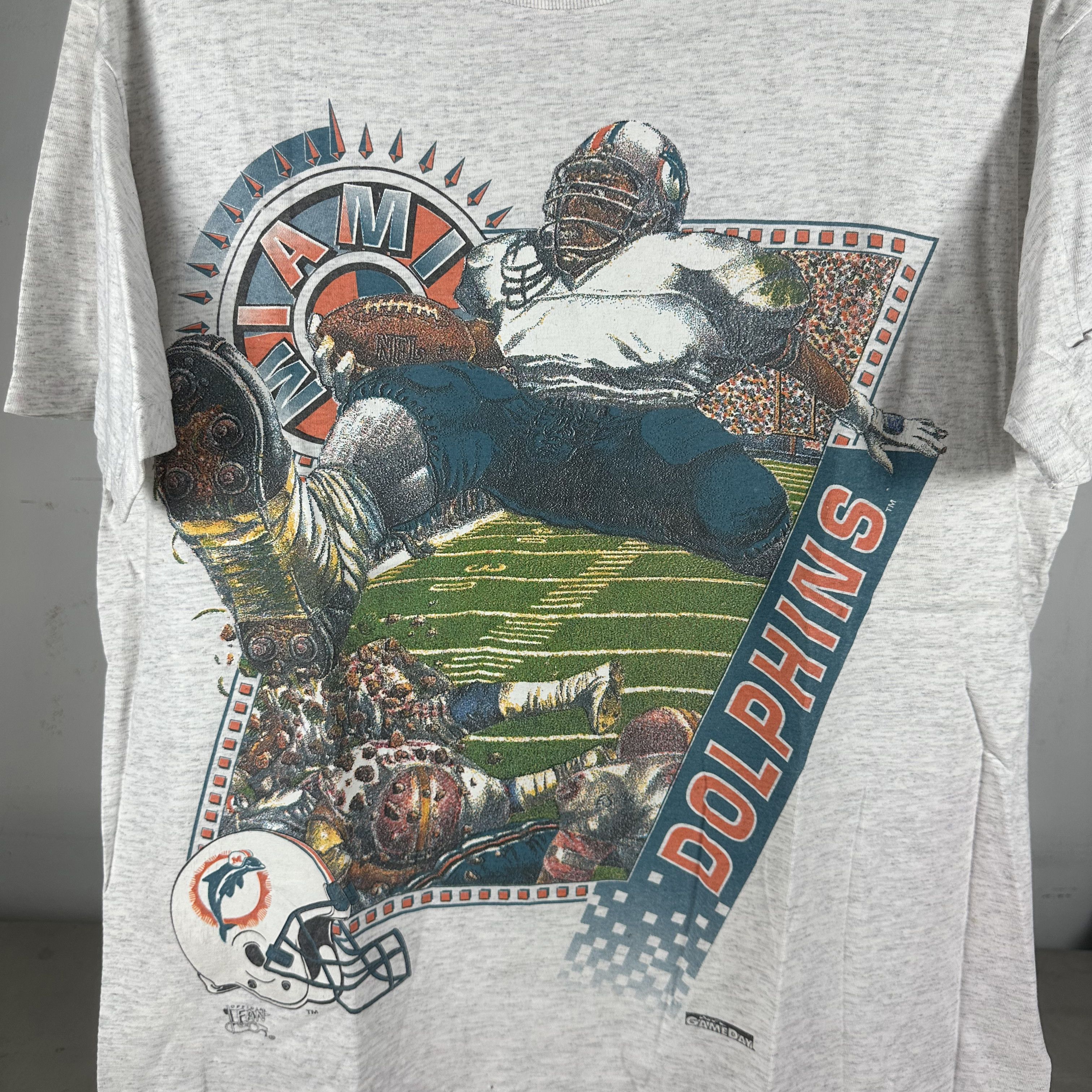 Vintage Vintage 90s Miami Dolphins Football NFL Graphic T-shirt Size US XL / EU 56 / 4 - 2 Thumbnail