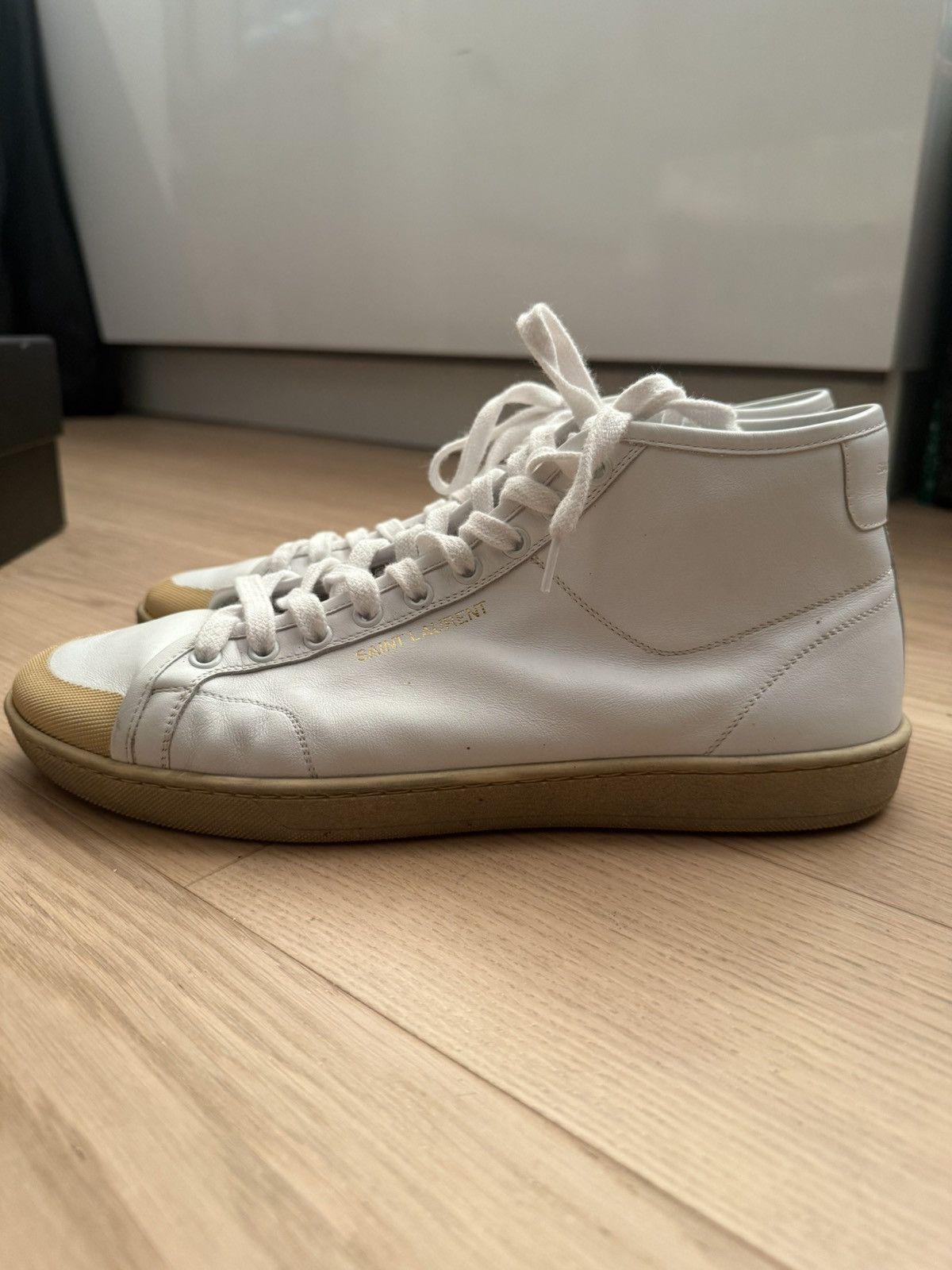Saint Laurent Paris Saint Laurent Paris Mid Top Sneaker in White Size US 10 / EU 43 - 10 Thumbnail