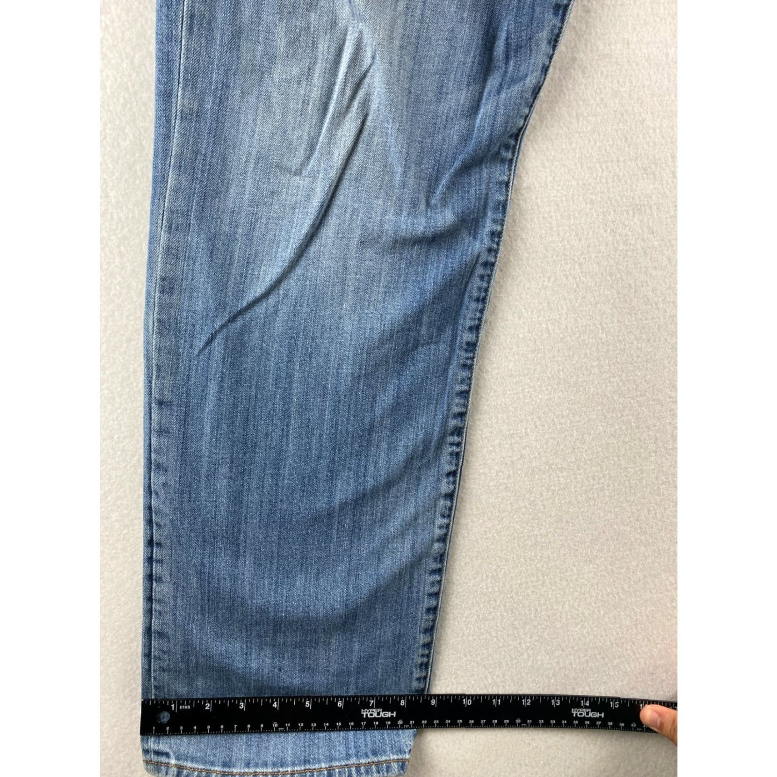 Lucky Brand Lucky Brand 363 Jeans Mens 36 Blue Distressed Straight Denim 5-Pocket Regular Rise Mid Zip Inseam 31 Jeans Size US 39 - 6 Thumbnail