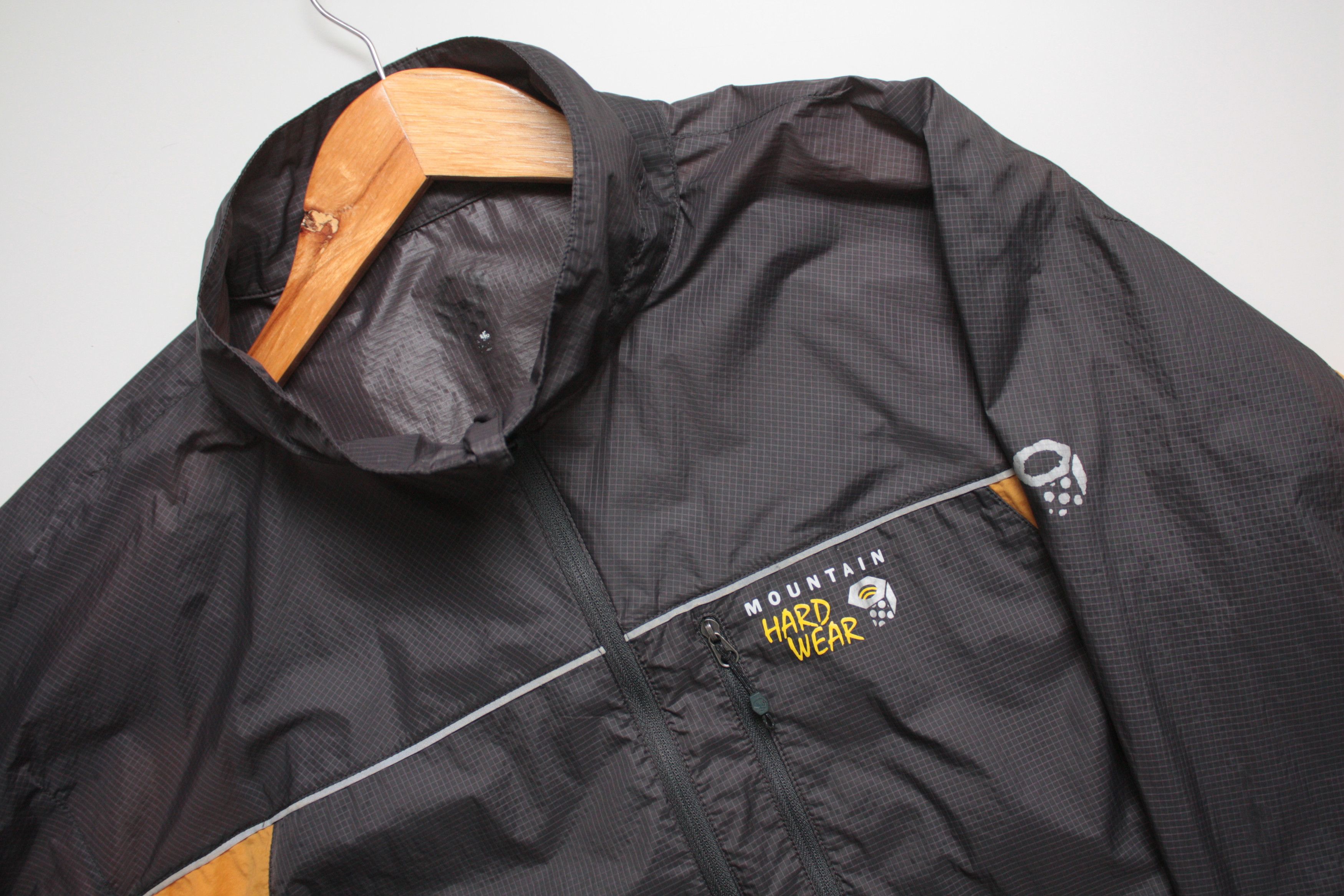 Mountain Hardwear Mountain Hardwear Lightweight Windbreaker Jacket Men's Size US L / EU 52-54 / 3 - 5 Thumbnail