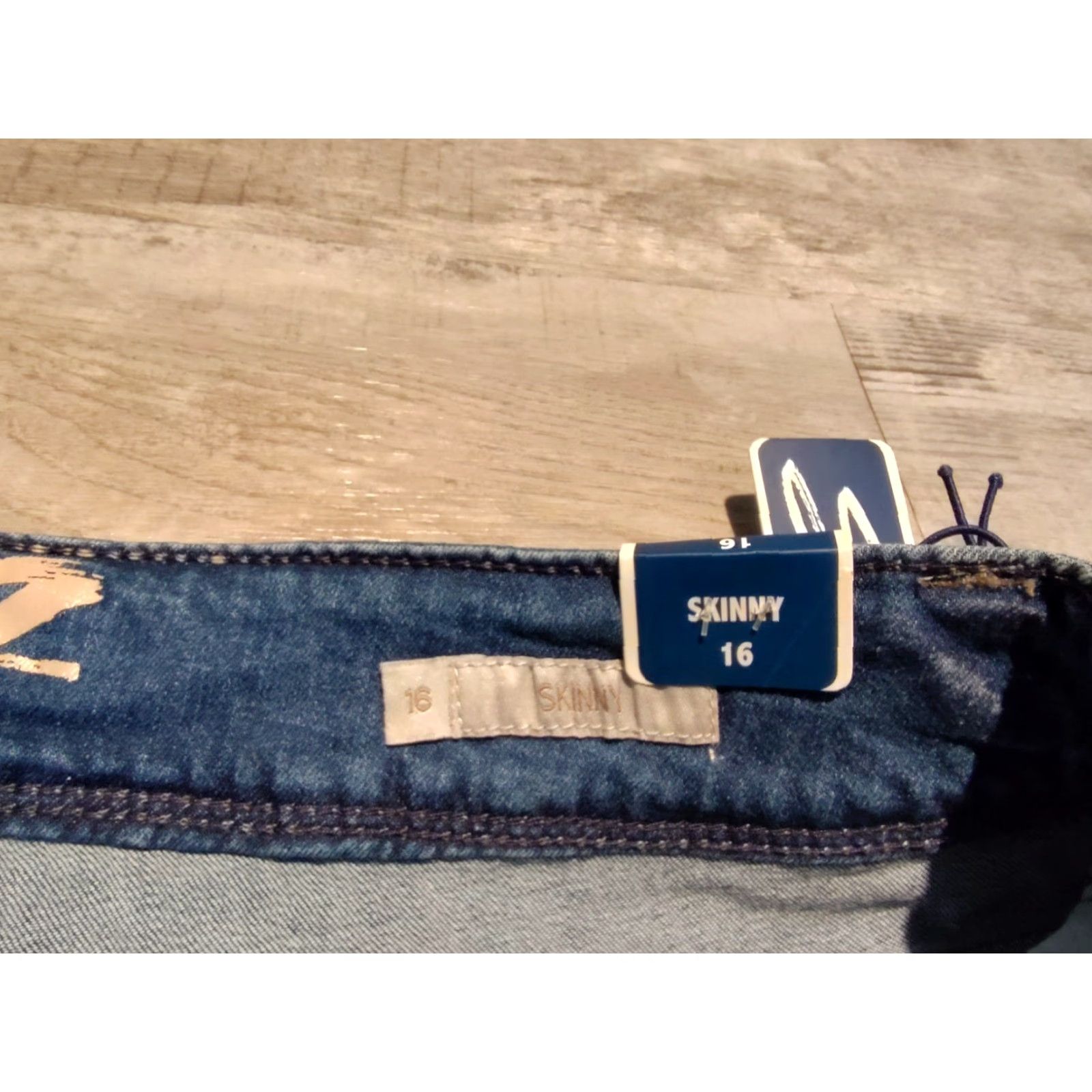 7 For All Mankind 7 For All Mankind Women's Lobo Skinny Jeans Size 16 Distressed Blue Denim Mid Rise 30 in Inseam Size 26" / US 2 / IT 38 - 7 Thumbnail