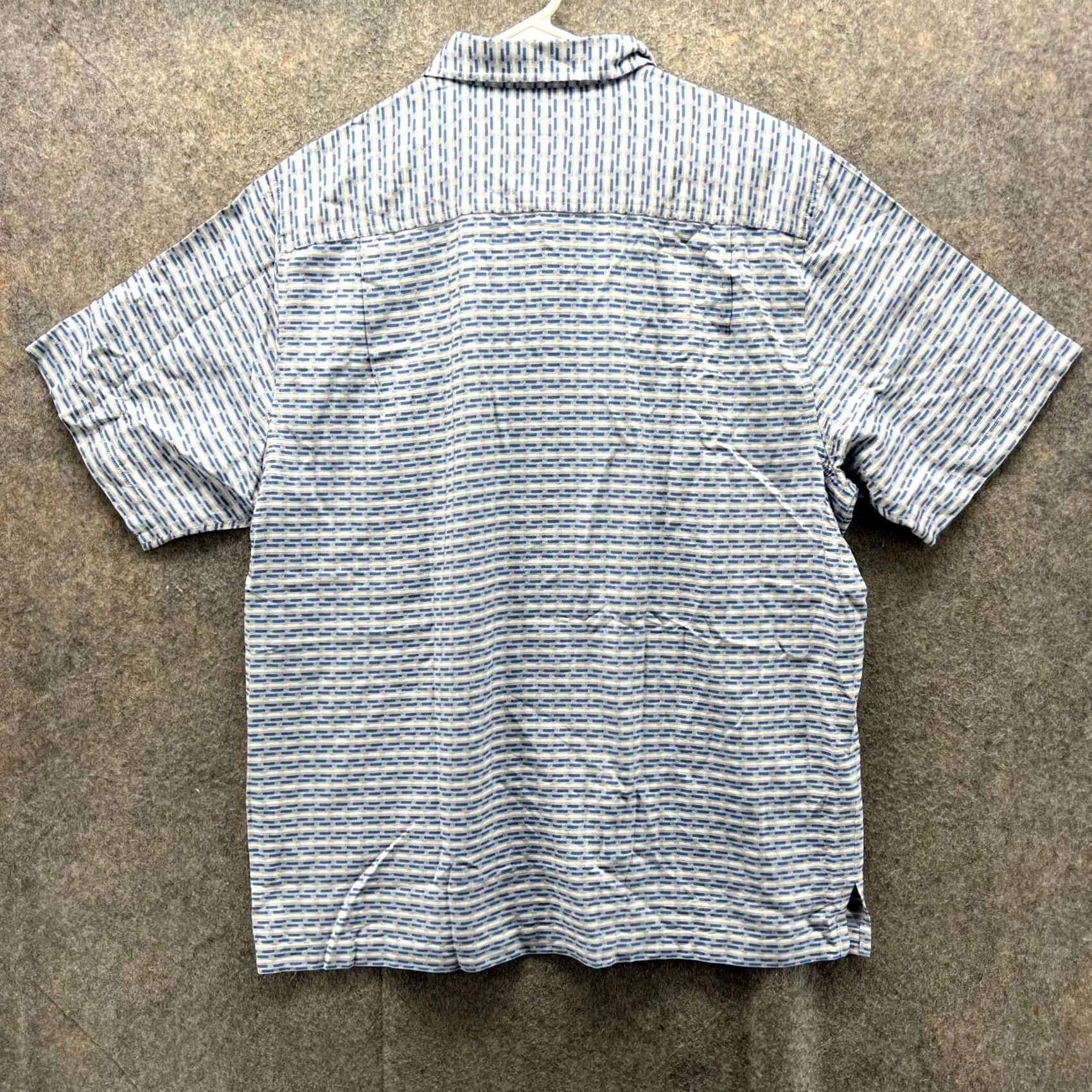Tommy Bahama Tommy Bahama Shirt Men Large Striped Blue Silk Button-Up Short Sleeve Casual/Business/Formal/Party/Cocktail/Wedding Size US L / EU 52-54 / 3 - 2 Thumbnail