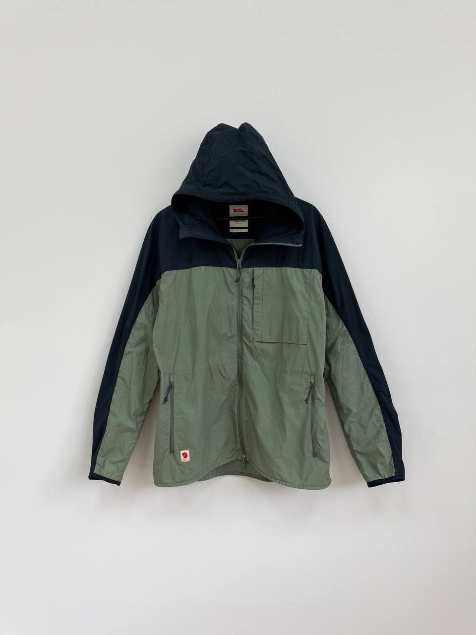 Fjallraven Fjall Raven High Coast Windbreaker Men's Jacket Size US L / EU 52-54 / 3 - 1 Thumbnail