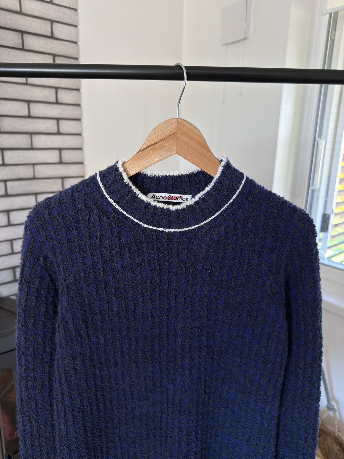 Acne Studios Acne Studios Bouclé Knit Crewneck Sweater Navy White Trim Size L / US 10 / IT 46 - 13 Thumbnail