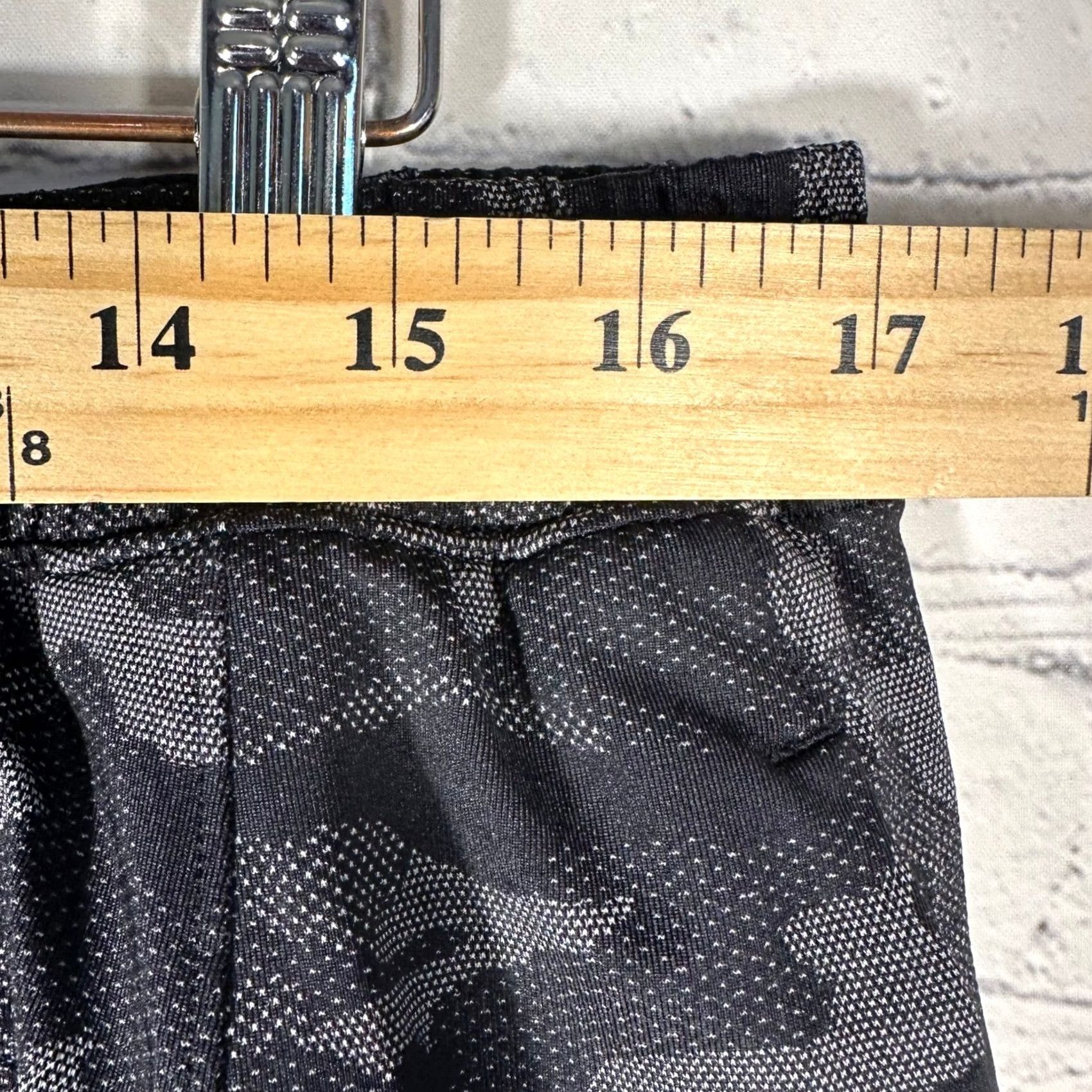 Lululemon Lululemon Mens XL Camo Athletic Shorts Grey Black Textured Drawstring Training Size US 36 / EU 52 - 6 Thumbnail